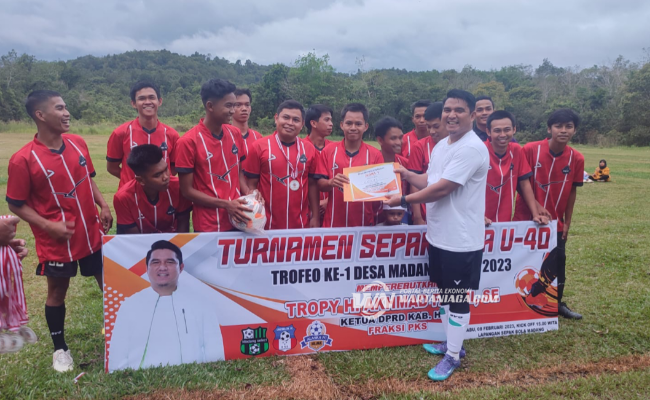 Bos Balap Motor Gelar Turnamen Sepak Bola di Kotabaru!