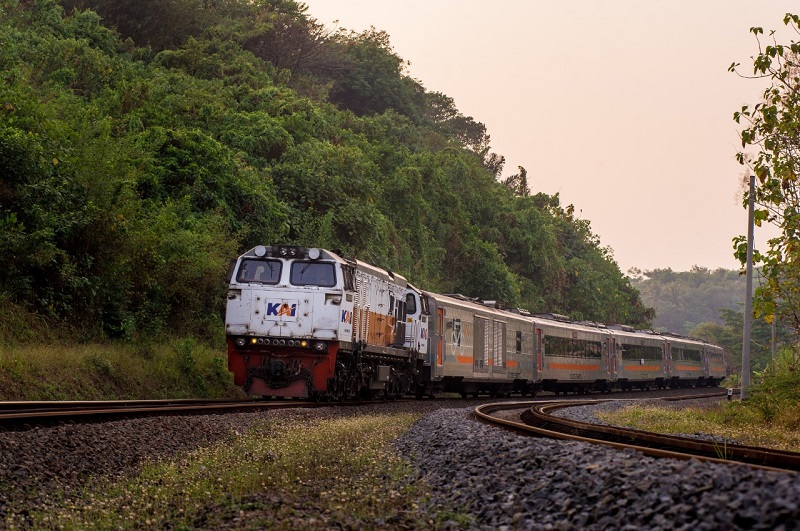 Kereta Api Pertama di Hindia Belanda Bukan Untuk Penumpang