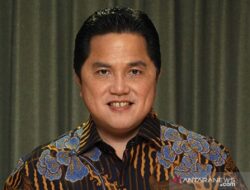 Erick Thohir Ngobrol Bareng Prilly Latuconsina dan Ario Bayu, Bahas Apa?