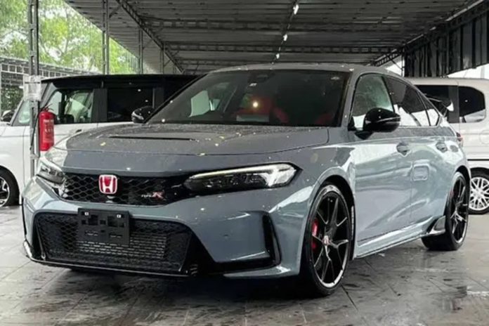 Civic Type R FL5: Hatchback Sporty dengan Harga Selangit, Worth It?