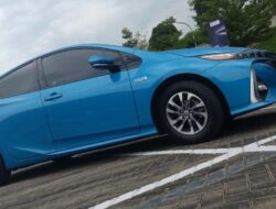 Prius PHEV: Hiu Masa Depan Siap Berburu Jalanan Indonesia