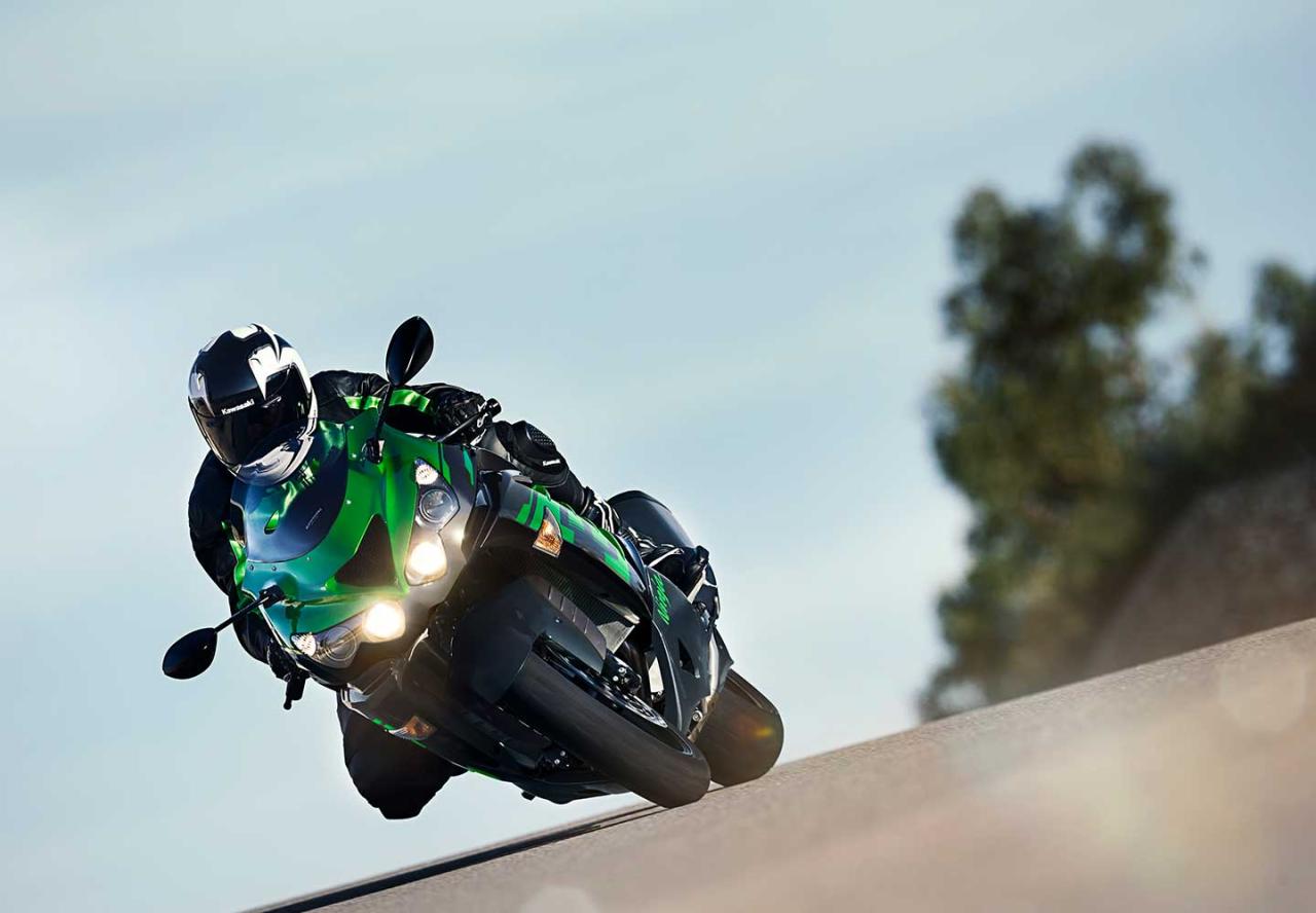 Ninja ZX-14R 2025: Motor Sport Canggih, Impian Para Penggemar Kecepatan!