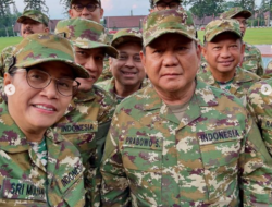 Sri Mulyani Berdandan Militer di Magelang, Ikut Latihan Bareng Prabowo!