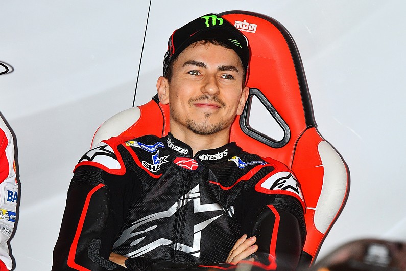 Lorenzo Nyesal Tinggalkan Ducati, Yakin Bisa Juara Dunia!