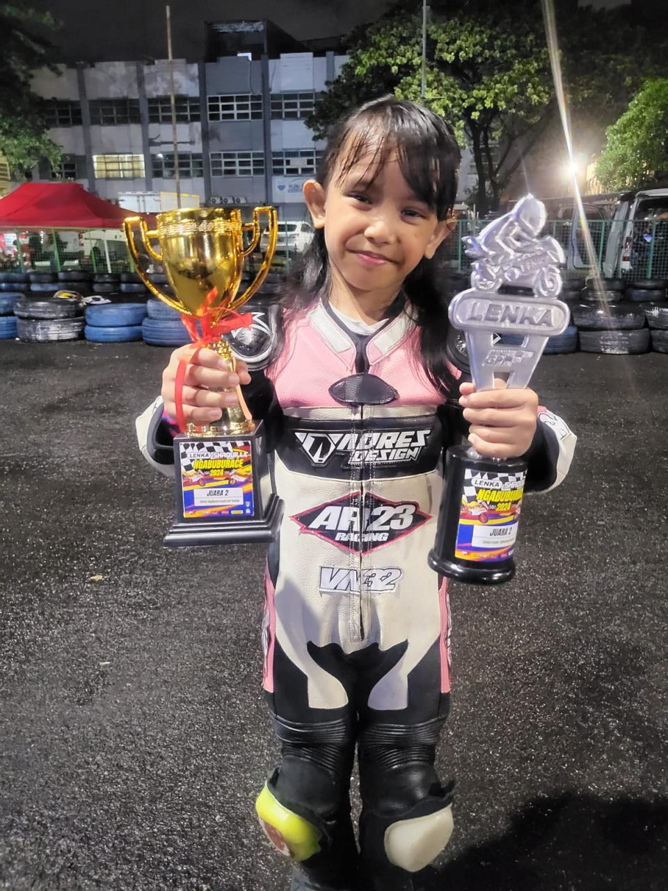 Balita Cilik Ini Sudah Jadi Juara Balap