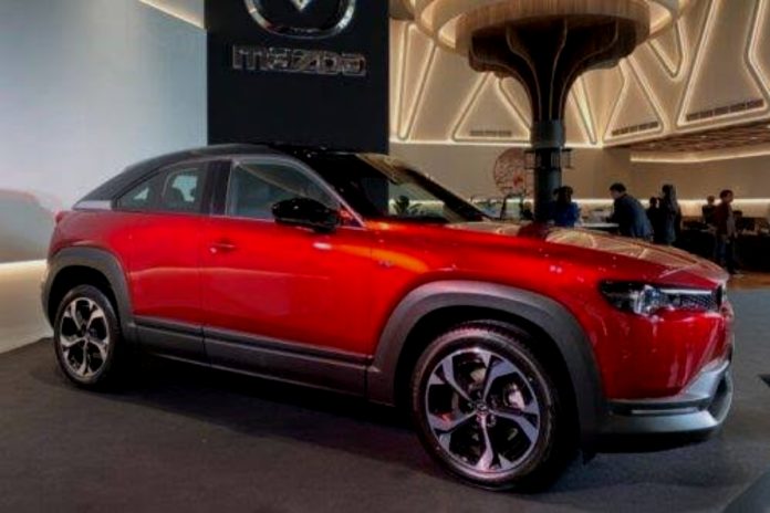 Mazda MX 30 Crossover Listrik Ikonik Siap Taklukkan Jalanan Indonesia