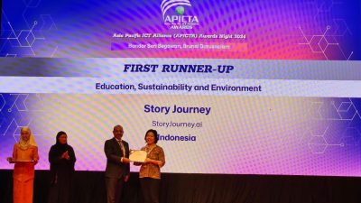 StoryJourney perusahaan rintisan teknologi edukasi dan kecerdasan buatan AI asal Indonesia yang merupakan bagian dari ekosistem eJourney berhasil meraih dua penghargaan bergengsi dalam ajang Asia Pacific ICT Alliance APICTA Awards 2024 di Bandar Seri Begawan Brunei Darussalam Berita ini dilansir dari Ceritacoid APICTA Awards yang berlangsung pada 4 7 Desember 2024 merupakan ajang penghargaan tingkat Asia Pasifik untuk inovasi di bidang Teknologi Informasi dan Komunikasi ICT Ajang ini diikuti oleh 500 peserta dari 17 negara termasuk negara negara dengan industri ICT maju seperti Australia China dan Singapura