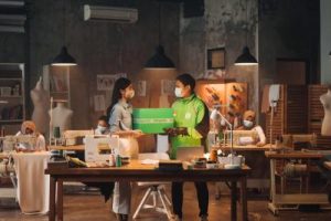 Guncangan di GOTO: Bos Besar Mundur!