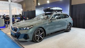 BMW i5 Touring: Rp2,2 Miliar Tanpa Pajak! Mobil Listrik Termahal di PEVS 2025?