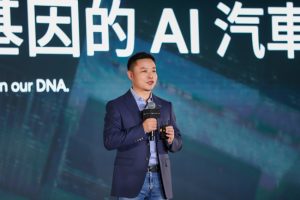 Xpeng:  Mobil Listrik, Robot, dan Impian Terbangnya!