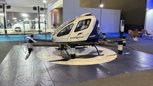 Mobil Terbang Mejeng di PEVS 2025!