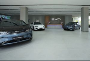 Mobil Listrik Menari di GIIAS 2025?