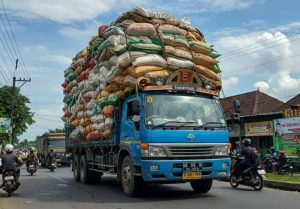 Sopir Truk ODOL: Antara Nyawa dan Rupiah