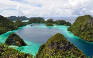 Raja Ampat Aman? Warga Pulau Gag Bantah Isu Kerusakan Alam!