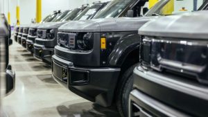 Mobil Listrik Murah Bezos: Mimpi atau Bencana?