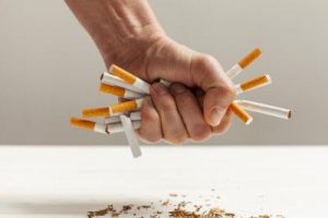 Cukai Rokok Naik? Industri Tercekik, Moratorium Jadi Solusi?