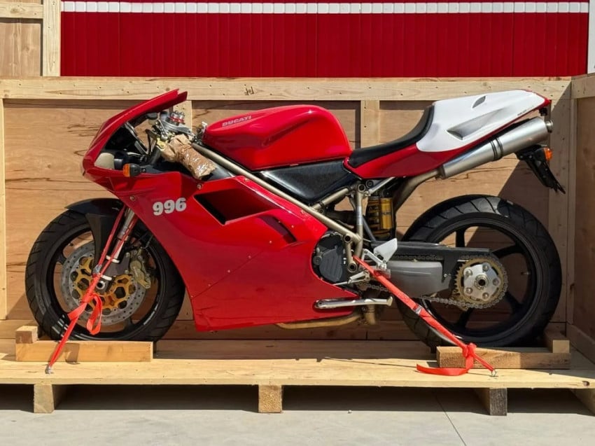 Ducati 996 SPS: Tidur 26 Tahun, Kini Bangkit di Lelang!