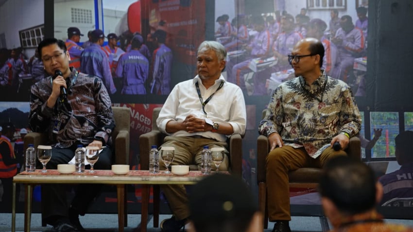 Hino GIIAS 2025: Truk Tangki Pertamina Jadi Pusat Perhatian