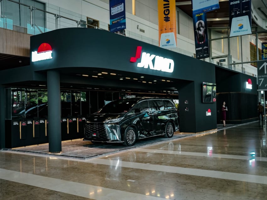 Rahasia Mobil Kinclong dan Aman di GIIAS 2025 Terungkap!