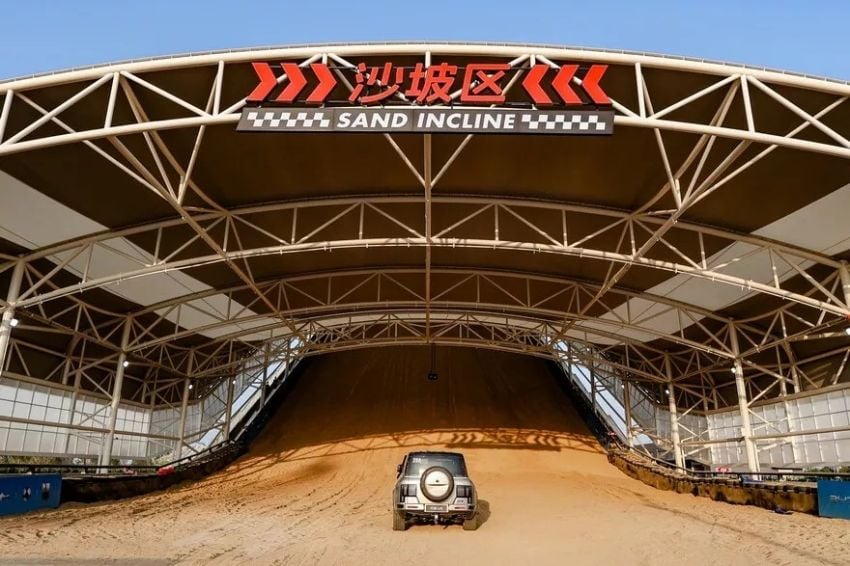 Arena Ekstrem BYD: Tantang Batas Mobil Listrik!