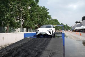 MG Bikin Penasaran di GIIAS 2025, Pengunjung Langsung Jajal Mobil Impian