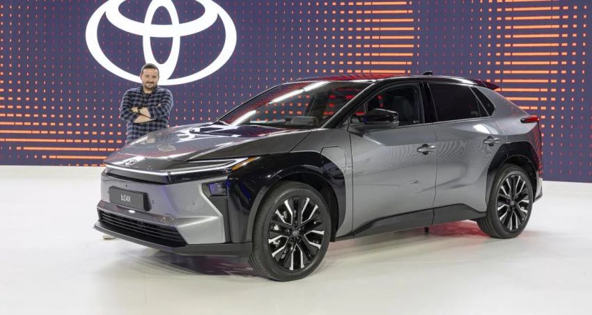 Harga Mobil Terjungkal, Toyota Pilih Inovasi