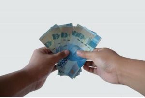 Rupiah Ambruk! Demo Panas Picu Anjloknya Nilai Tukar
