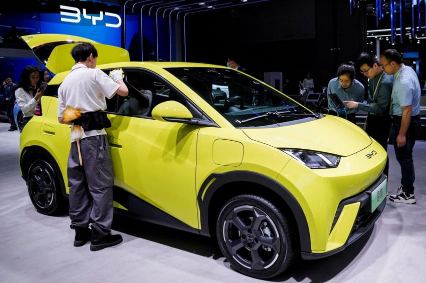 BYD Rem Mendadak? Ada Apa dengan Raksasa Mobil Listrik Ini?