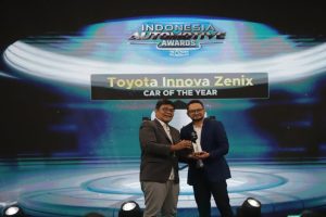 Innova Zenix Raih Gelar Mobil Terbaik!