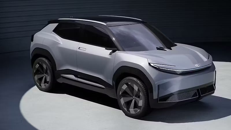 Mobil Listrik Toyota Ini Bikin Heboh GIIAS!