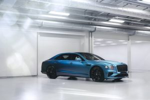 Wow! Bentley Ciptakan Cat Ajaib
