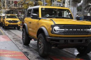 Ford PHK Ribuan Karyawan!