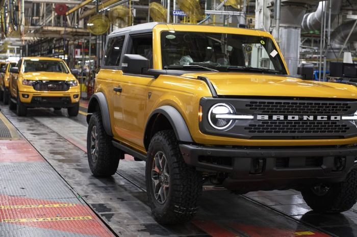 Ford PHK Ribuan Karyawan!