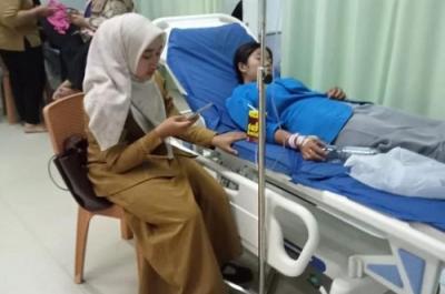 Ratusan Siswa Keracunan, Rahasia di Balik Makan Siang!