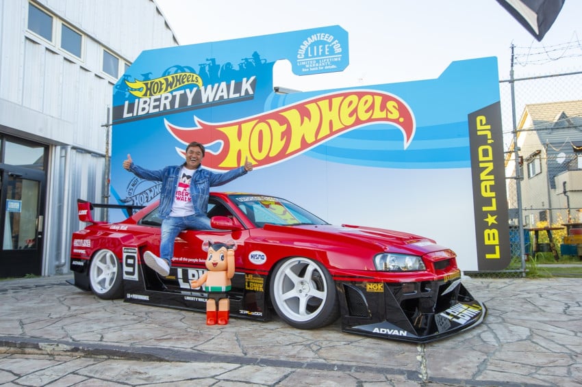 Modifikasi Gila! Liberty Walk Rilis Supercar Chrome di IMX 2025
