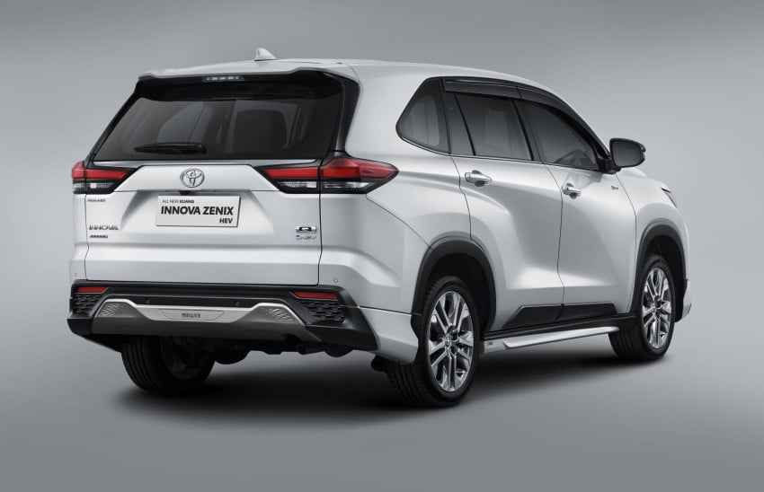 Innova Zenix: Internet di Dalam Mobil Keluarga Anda!