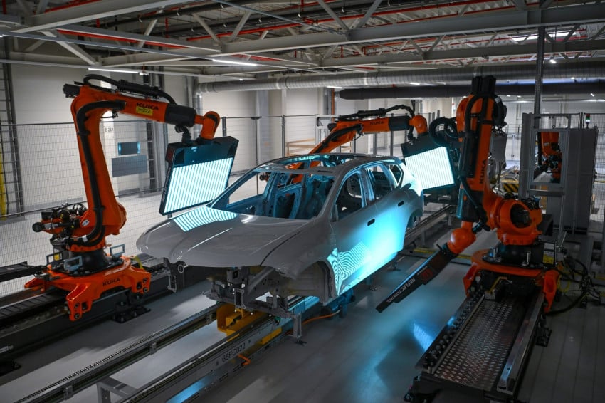 BMW Bangun Pabrik Masa Depan, Manusia Kalah Canggih?