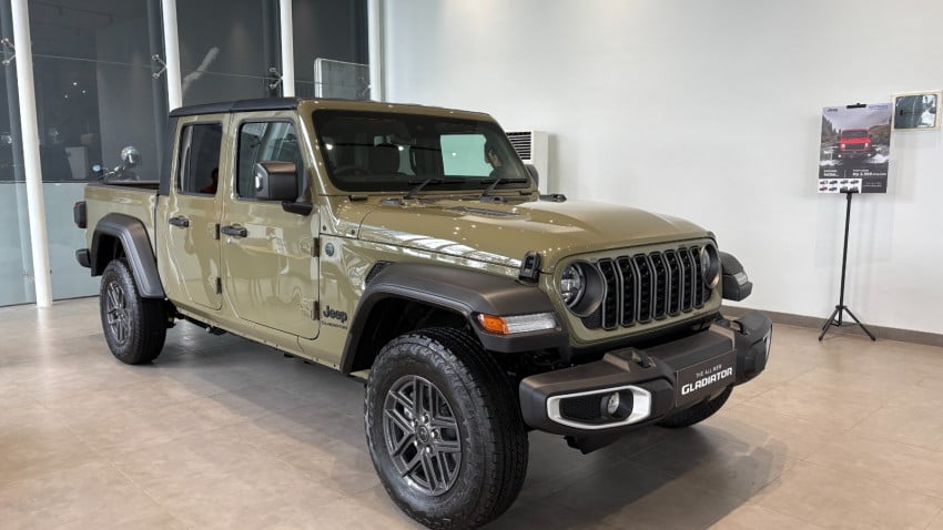 Jeep Gladiator Mendarat, Harga Bikin Melotot