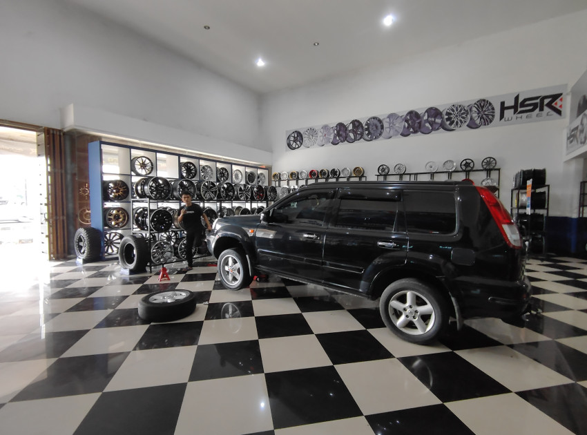 Ban Mobil Kena Paku di Samping? Siap-Siap Ganti! Ini Alasannya
