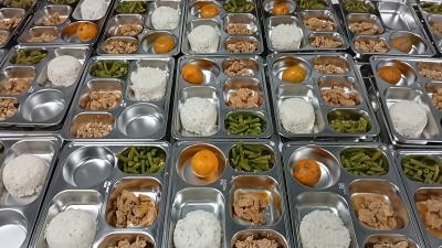 Nampan Makan Bergizi Gratis Wajib Halal, Imbas Temuan Minyak Babi