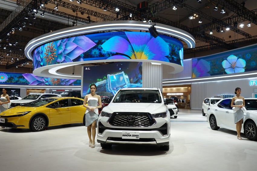 Mobil Hybrid Makin Diminati: Toyota Masih Jadi Raja?