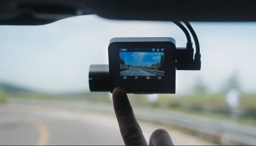 Mundur Waktu? Dashcam Ini Ungkap Detik-Detik Sebelum Kecelakaan!