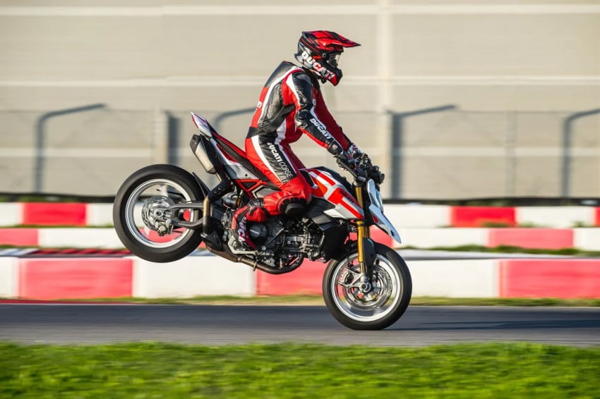 Hypermotard V2 Lahir Kembali, Ducati Guncang EICMA!