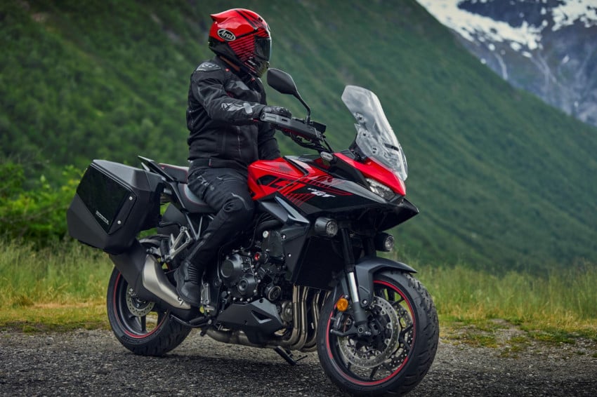 Honda CB1000GT Mengaspal, Penjelajah Tangguh Idaman Bikers