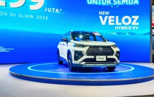Veloz Hybrid Guncang GJAW 2025, Iritnya Bikin Penasaran!