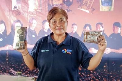 Ibu Bali Sulap Kopi Jadi Emas