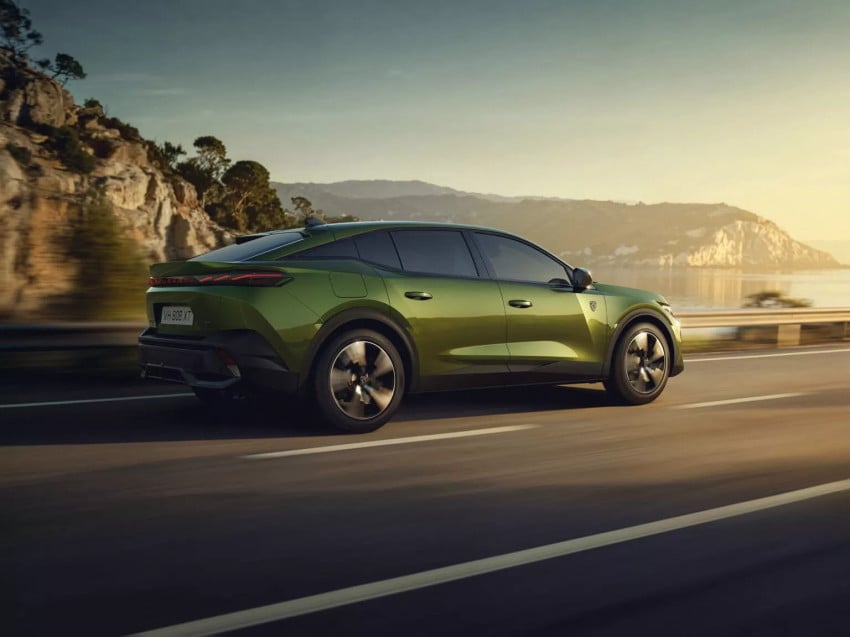 Peugeot 408 Wajah Baru Bikin Pangling