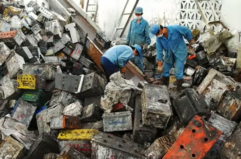 Sisi Gelap Kejayaan Mobil Listrik China