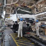 Lampu Merah Industri Otomotif