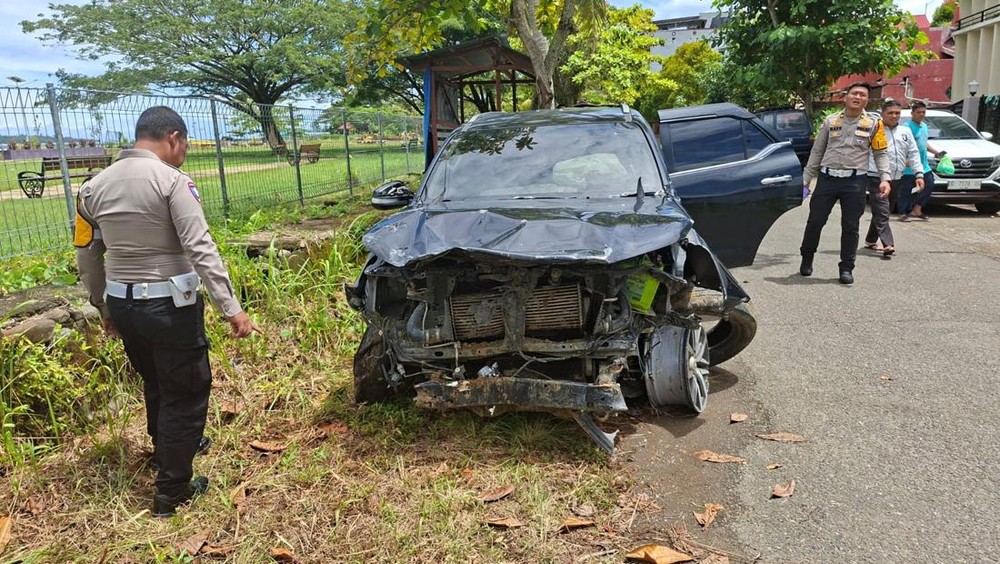 Fortuner Maut Remaja Pejabat